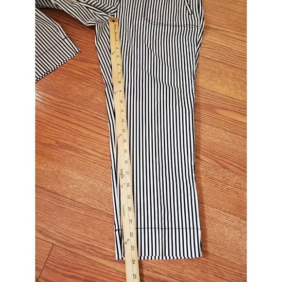 Chico Pants Cropped Women's‎ Size 6 (Chico 0.5) Black White Striped Lightweight - Picture 7 of 16